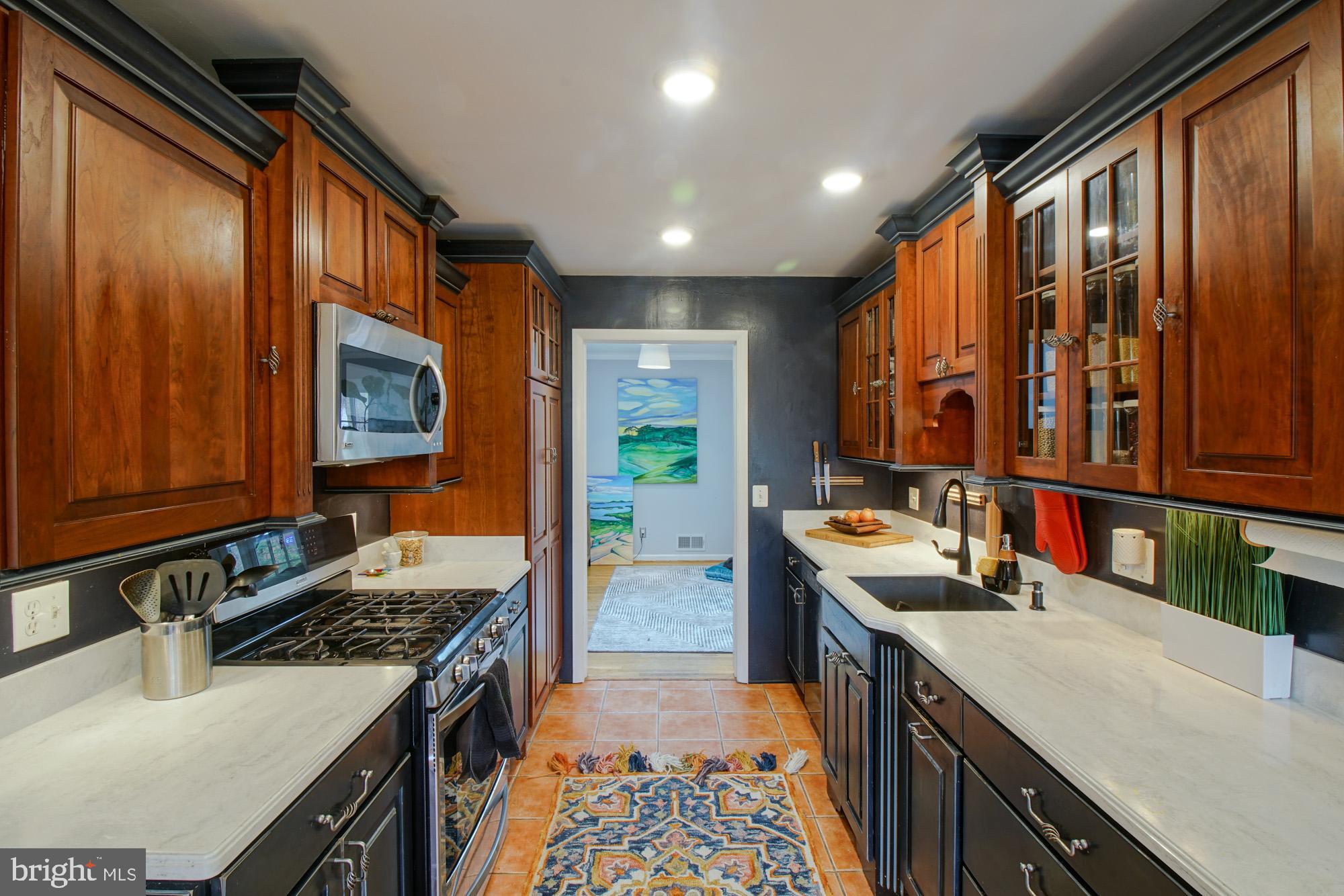 12103 Stirrup Road Reston, VA 20191 - Photo 12 of 39