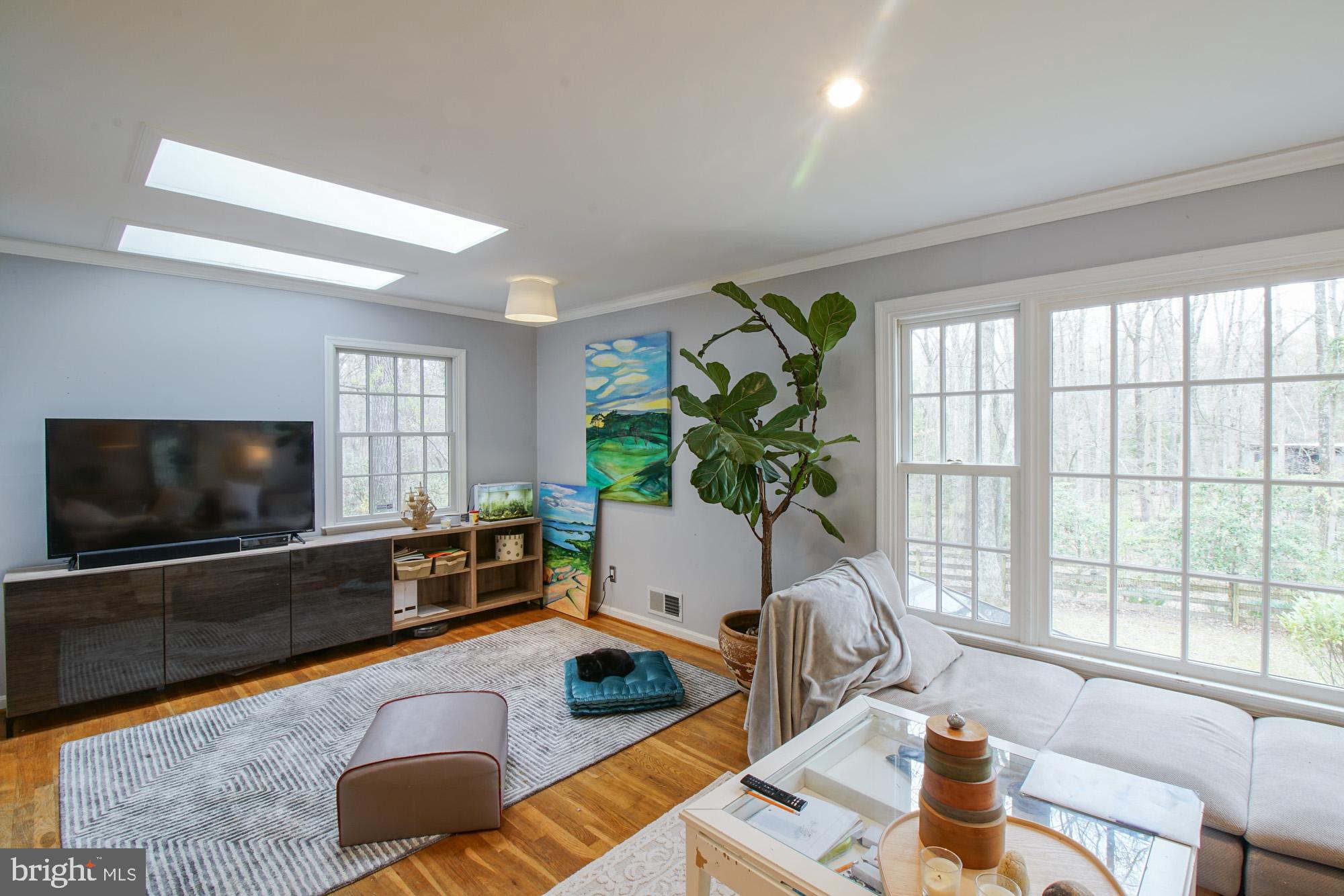 12103 Stirrup Road Reston, VA 20191 - Photo 4 of 39