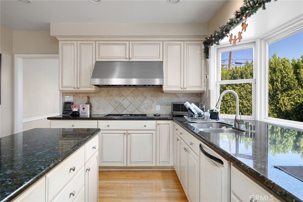 2964 Lombardy Road Pasadena, CA 91107 - Photo 23 of 65 Gallery Image 23