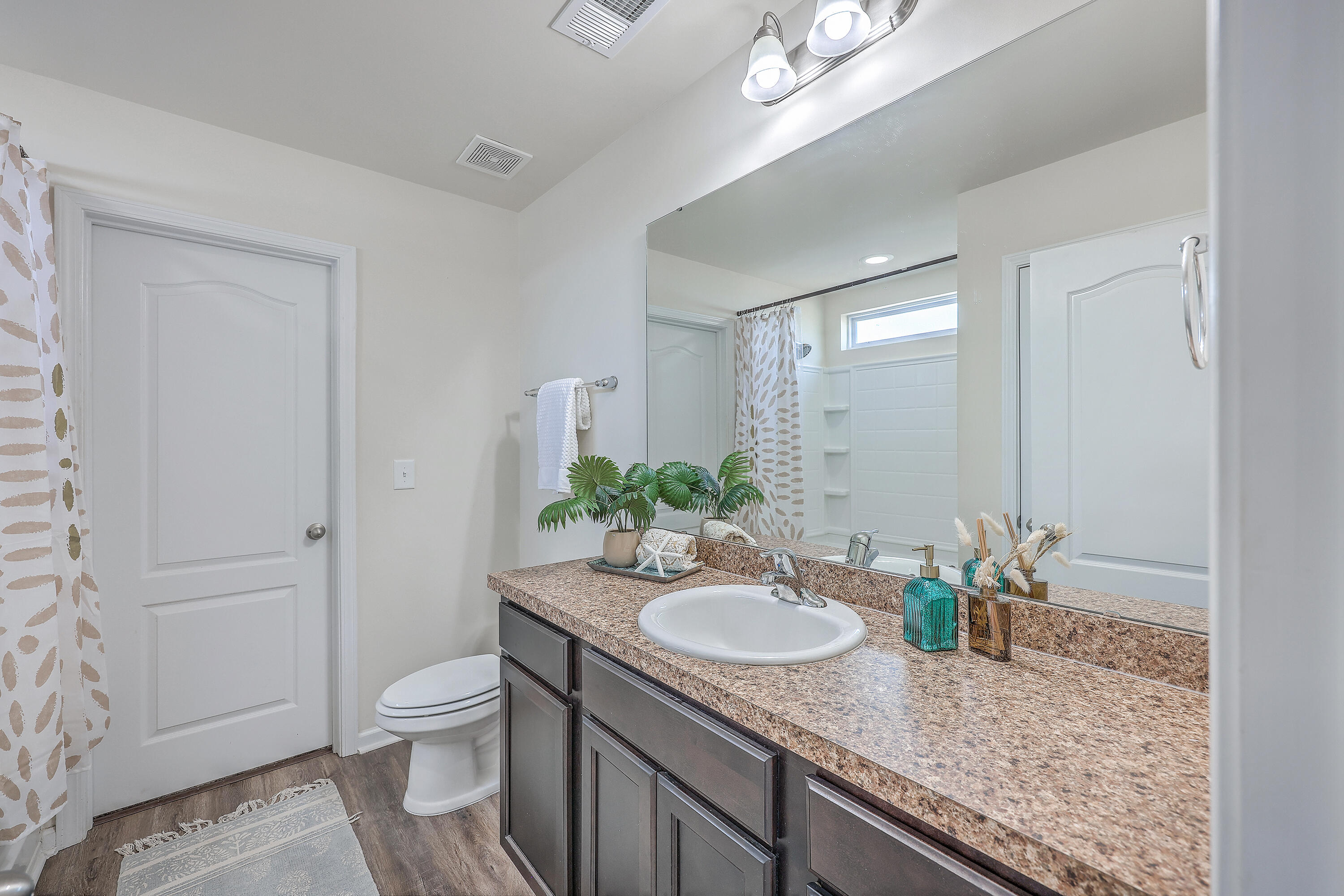 111 Brittondale Road Summerville, SC 29485 - Photo 23 of 33 Primary Bedroom En-Suite