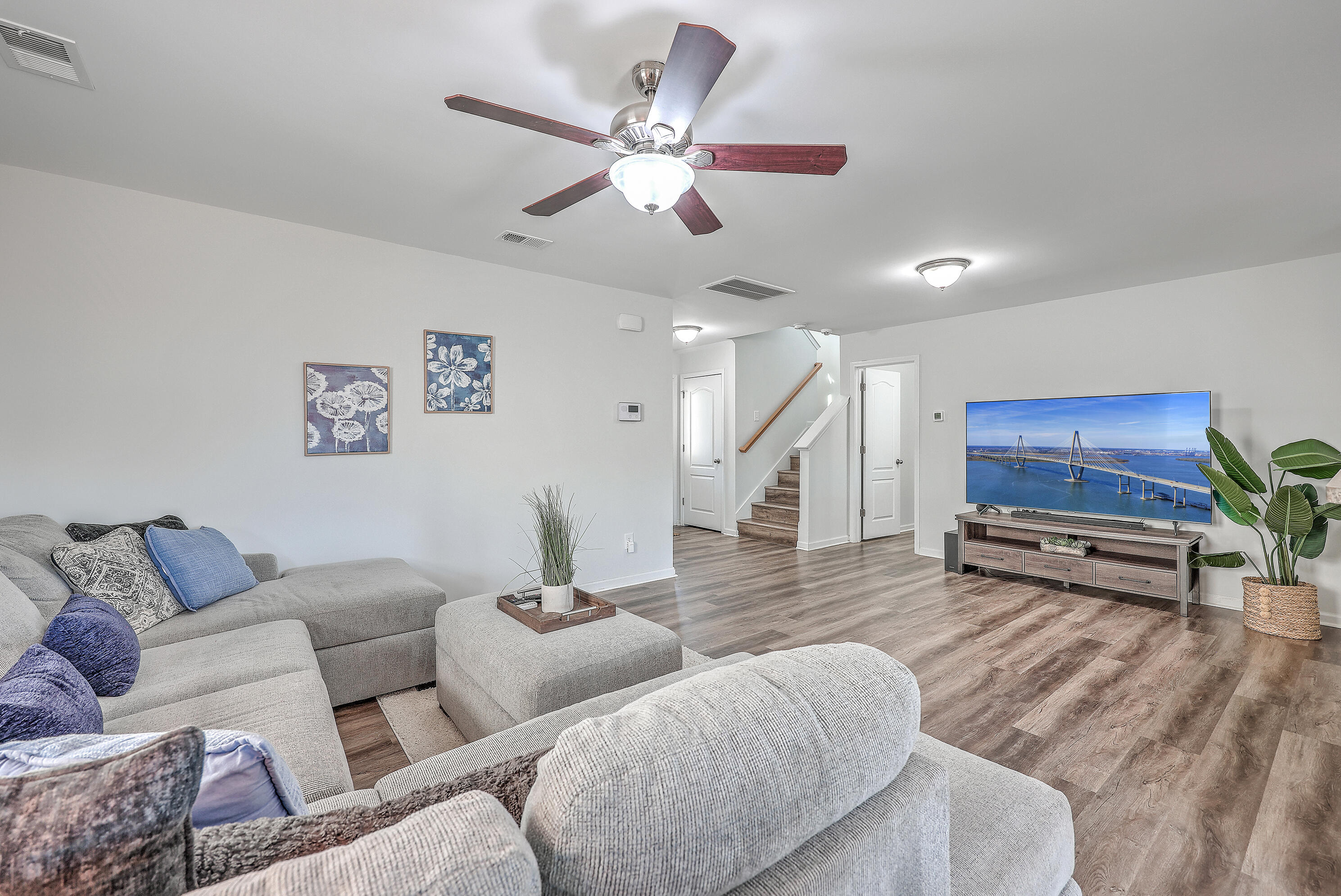 111 Brittondale Road Summerville, SC 29485 - Photo 8 of 33 Living Room