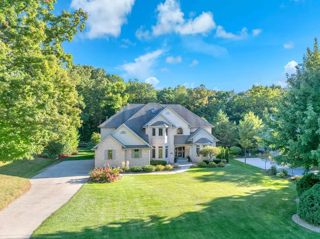 $599,950 | 392 Ledgewood Drive, Fond du Lac, WI 54937