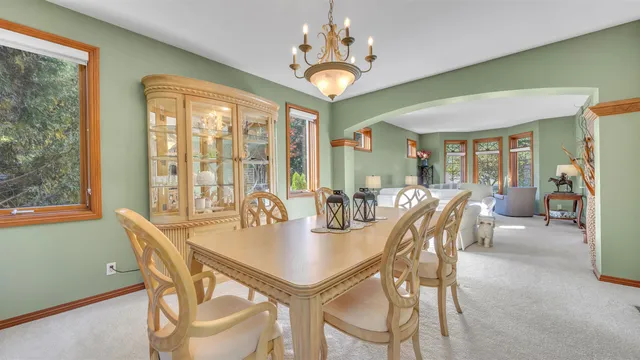 $599,950 | 392 Ledgewood Drive, Fond du Lac, WI 54937