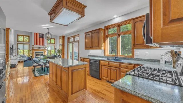 $599,950 | 392 Ledgewood Drive, Fond du Lac, WI 54937