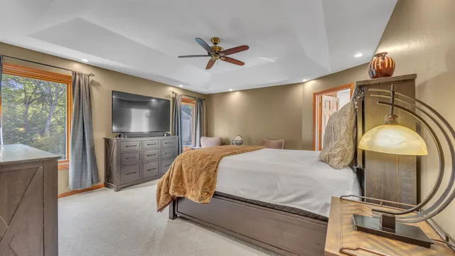 $599,950 | 392 Ledgewood Drive, Fond du Lac, WI 54937