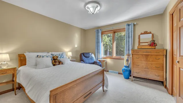 $599,950 | 392 Ledgewood Drive, Fond du Lac, WI 54937