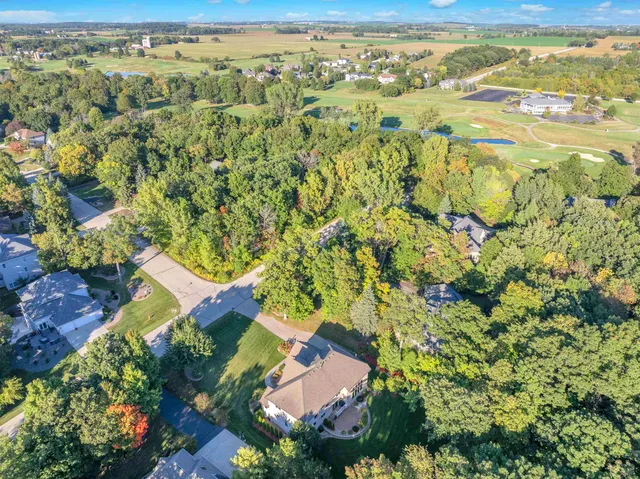 $599,950 | 392 Ledgewood Drive, Fond du Lac, WI 54937