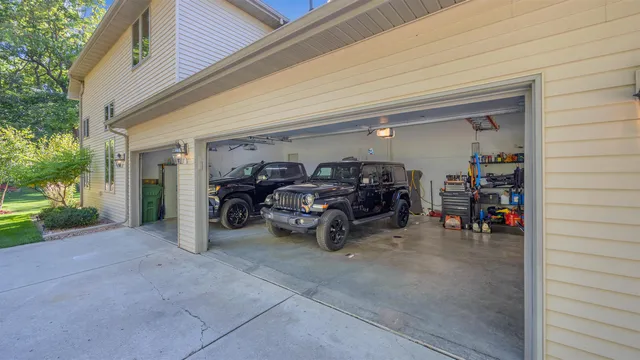 $599,950 | 392 Ledgewood Drive, Fond du Lac, WI 54937