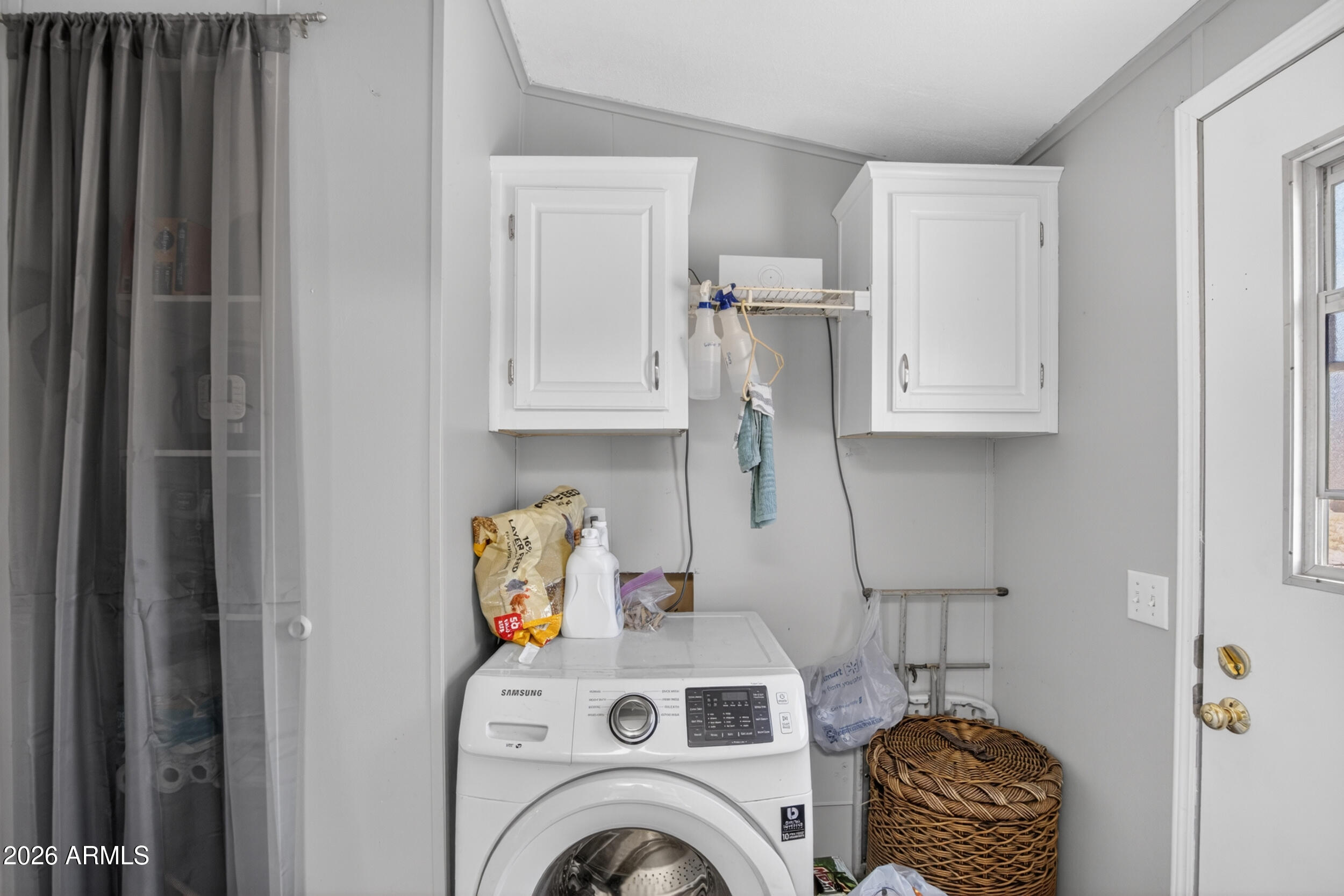 38809 East Spotted Horse Road Florence, AZ 85132 - Photo 22 of 40 a view of kitchen and sink