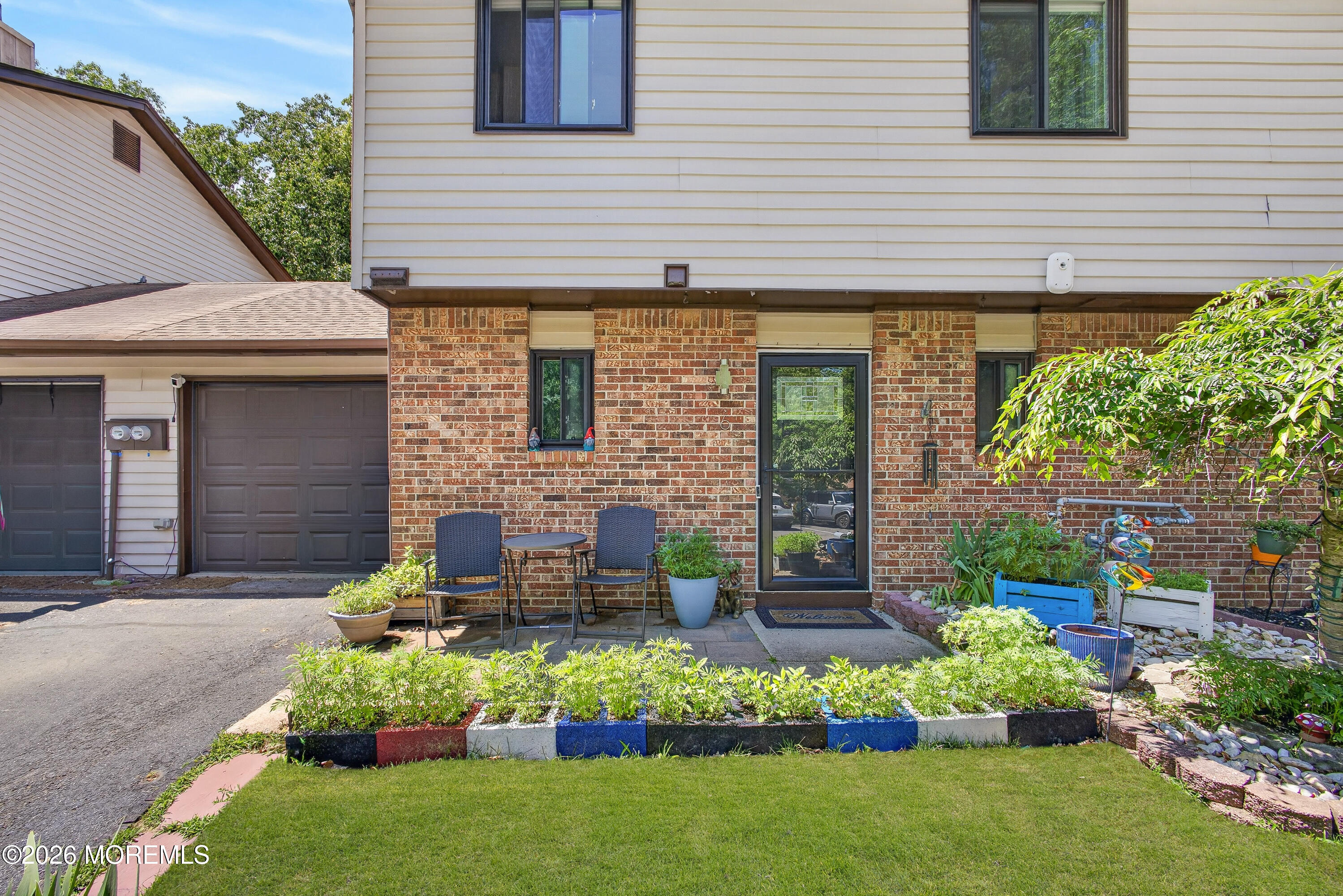 6 Swan Road Howell, NJ 07731 - Photo 1 of 32 6 Swan Ct, Howell005