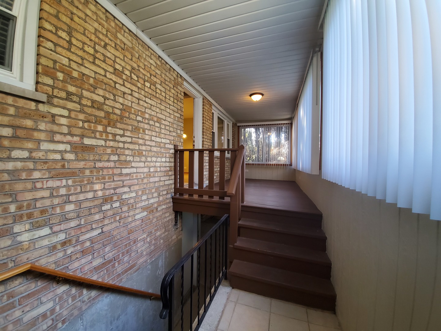 8307 Ballard Road Niles, IL 60714 - Photo 16 of 22 a view of entryway