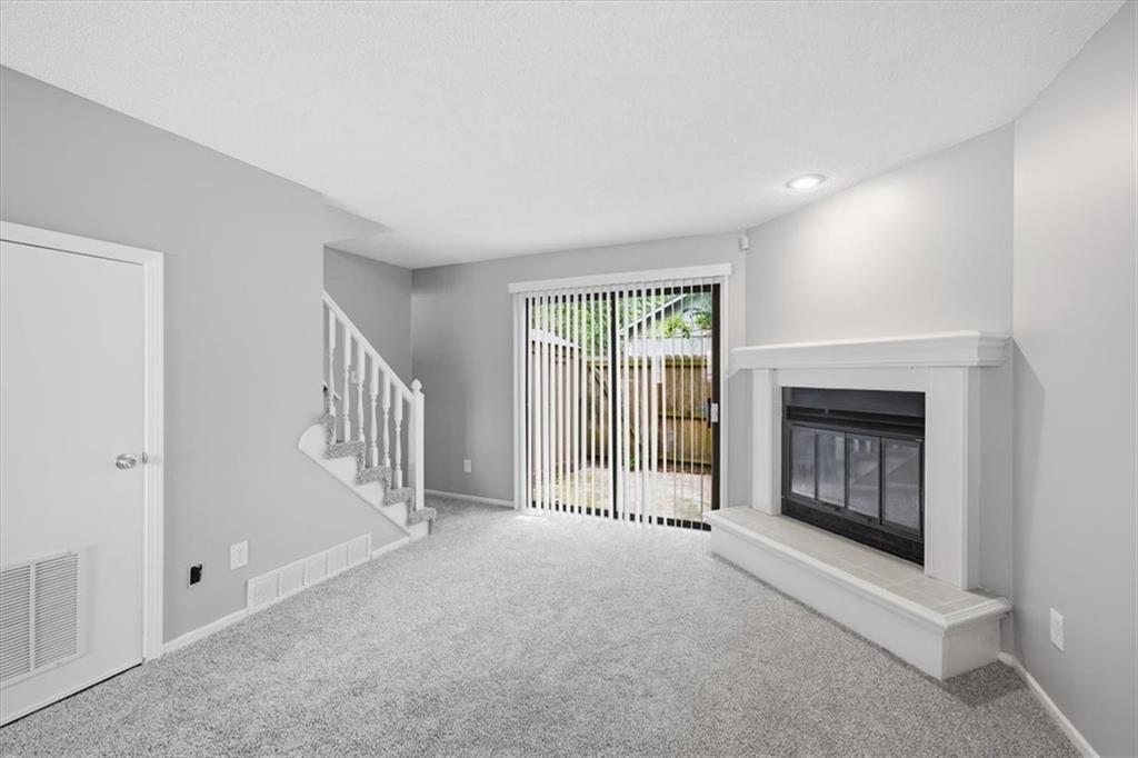 727 Southwest Liggett Road, Unit B Blue Springs, MO 64015 - Photo 9 of 19