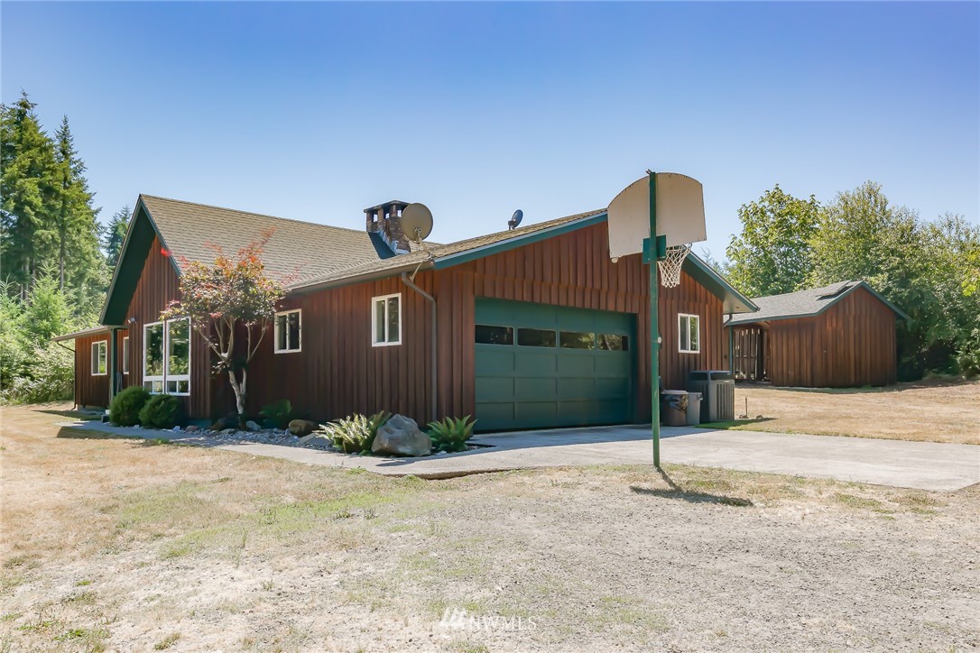 735 Carnine Road Castle Rock, WA 98611 - Photo 2 of 25 Gallery Image 2