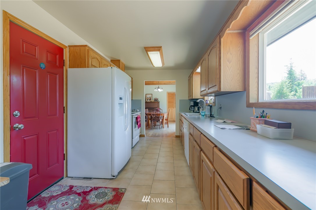 735 Carnine Road Castle Rock, WA 98611 - Photo 11 of 25 Gallery Image 11