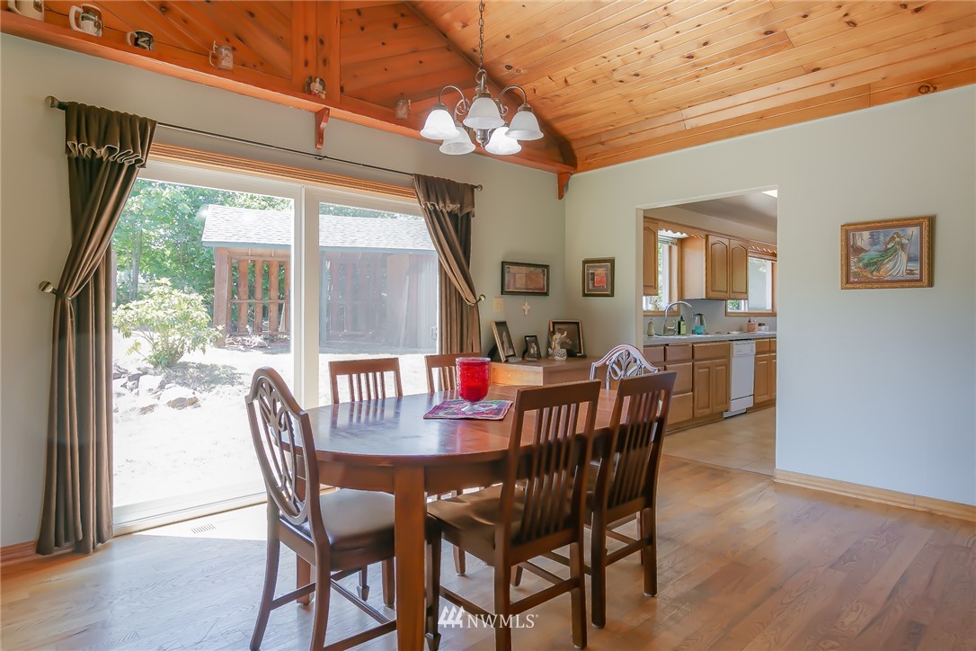 735 Carnine Road Castle Rock, WA 98611 - Photo 12 of 25 Gallery Image 12