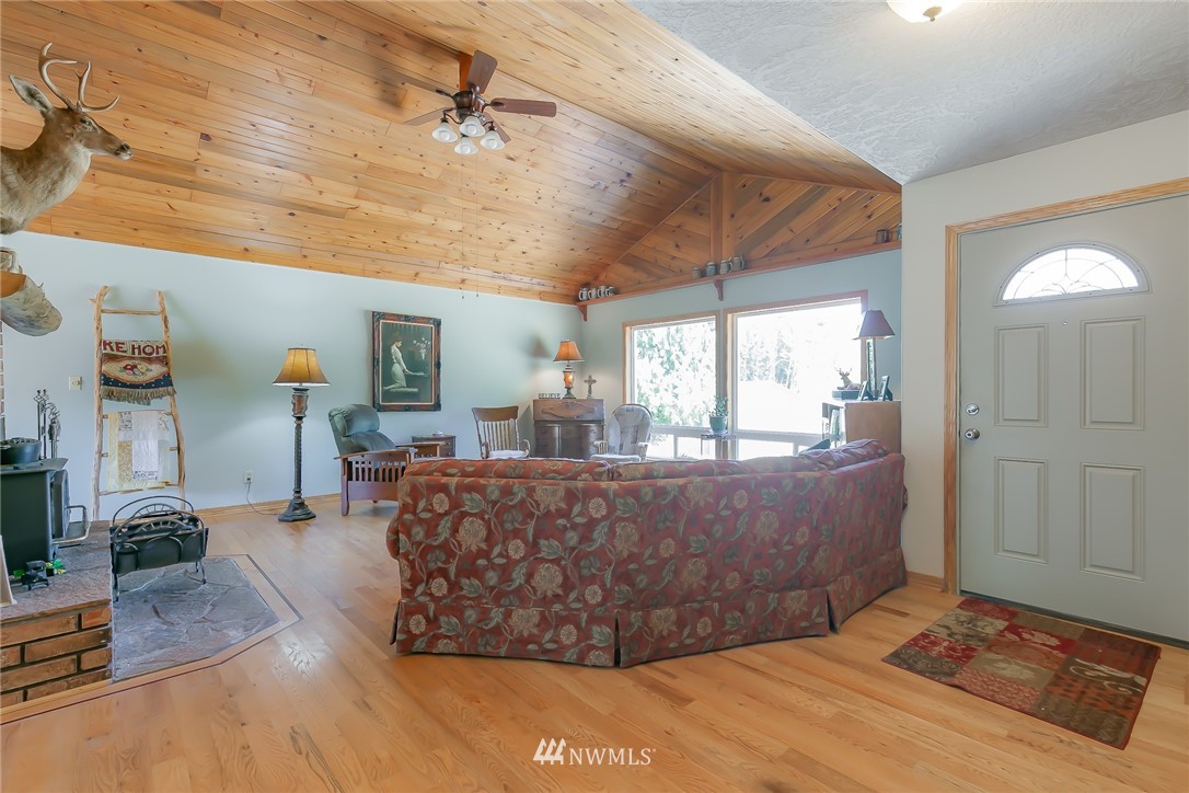 735 Carnine Road Castle Rock, WA 98611 - Photo 13 of 25 Gallery Image 13