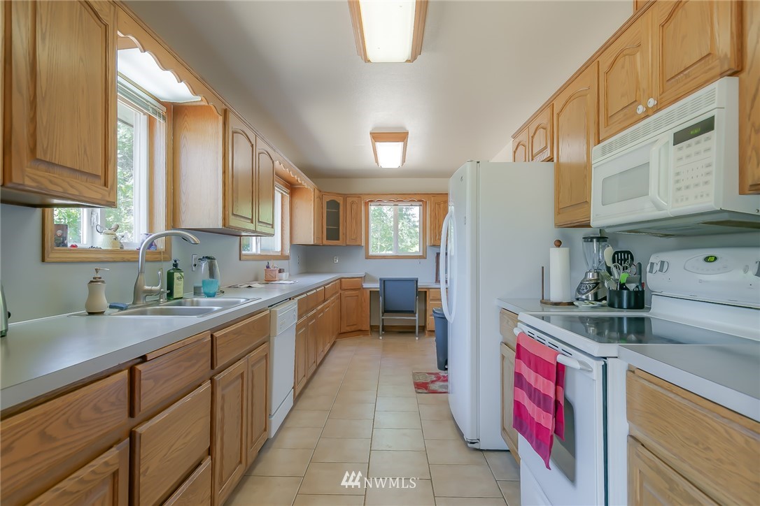 735 Carnine Road Castle Rock, WA 98611 - Photo 10 of 25 Gallery Image 10