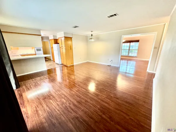 $1,700 | 9142 Woodbine Street, Baton Rouge, LA 70815