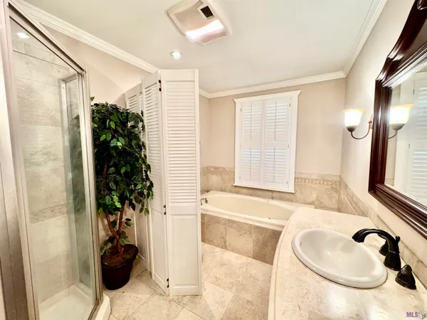 $1,700 | 9142 Woodbine Street, Baton Rouge, LA 70815