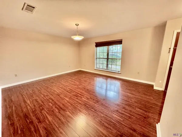 $1,700 | 9142 Woodbine Street, Baton Rouge, LA 70815