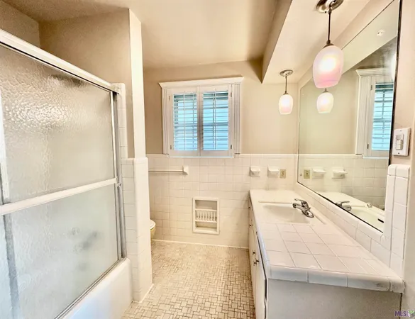 $1,700 | 9142 Woodbine Street, Baton Rouge, LA 70815