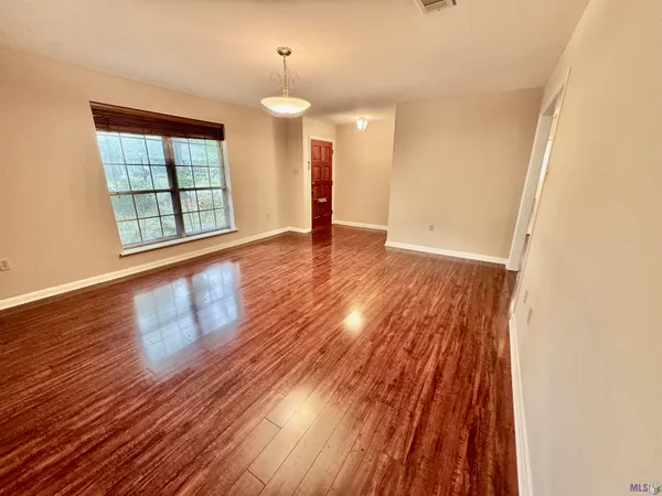 $1,700 | 9142 Woodbine Street, Baton Rouge, LA 70815