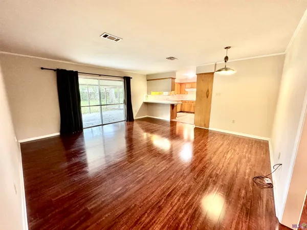 $1,700 | 9142 Woodbine Street, Baton Rouge, LA 70815