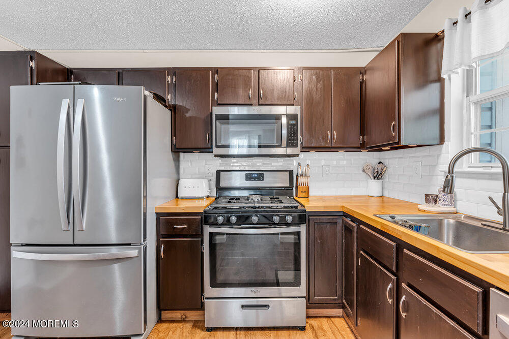 237 Tulip Lane Freehold, NJ 07728 - Photo 12 of 29 017_dsc01474_777