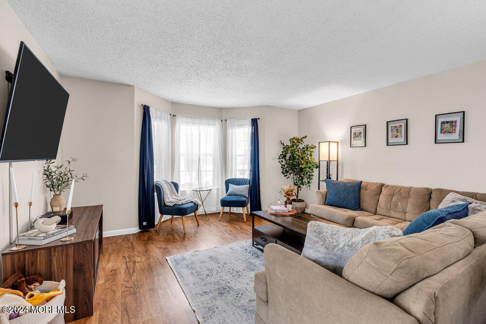 237 Tulip Lane Freehold, NJ 07728 - Photo 4 of 29 009_dsc01444_376