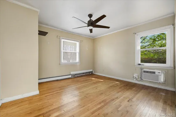 $499,000 | 215 West Granada Avenue, Lindenhurst, NY 11757