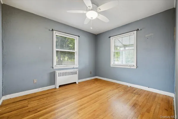 $499,000 | 215 West Granada Avenue, Lindenhurst, NY 11757