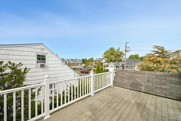 $499,000 | 215 West Granada Avenue, Lindenhurst, NY 11757