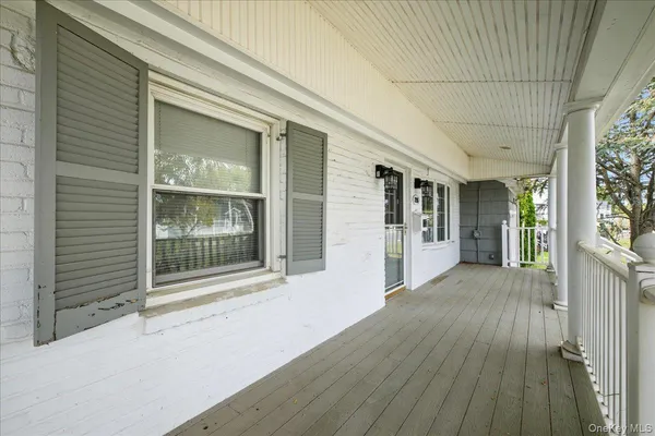 $499,000 | 215 West Granada Avenue, Lindenhurst, NY 11757