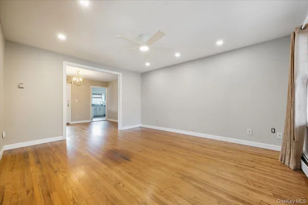 $499,000 | 215 West Granada Avenue, Lindenhurst, NY 11757