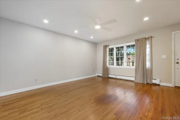 $499,000 | 215 West Granada Avenue, Lindenhurst, NY 11757