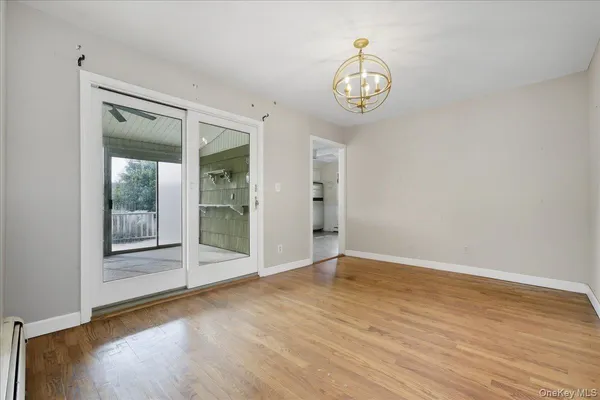 $499,000 | 215 West Granada Avenue, Lindenhurst, NY 11757