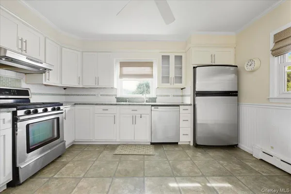 $499,000 | 215 West Granada Avenue, Lindenhurst, NY 11757