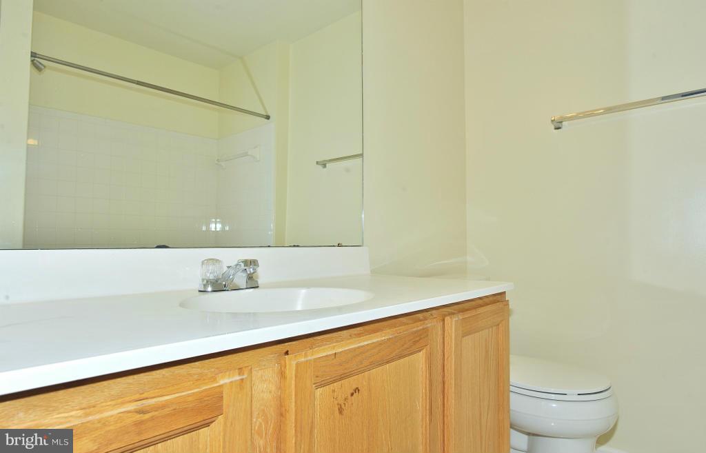 6414 Lureta Ann Lane Springfield, VA 22150 - Photo 18 of 22 Upper Hall Bath