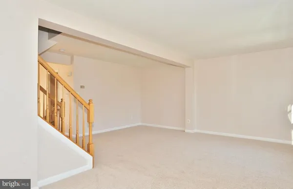 $3,100 | 6414 Lureta Ann Lane, Springfield, VA 22150