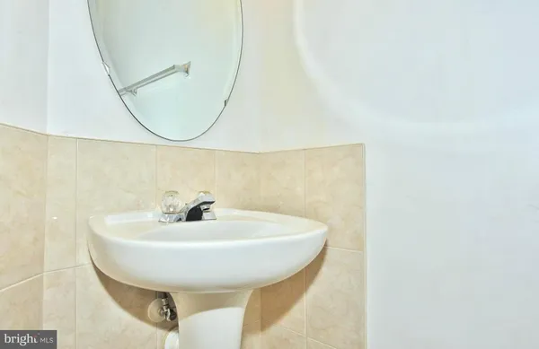 $3,100 | 6414 Lureta Ann Lane, Springfield, VA 22150