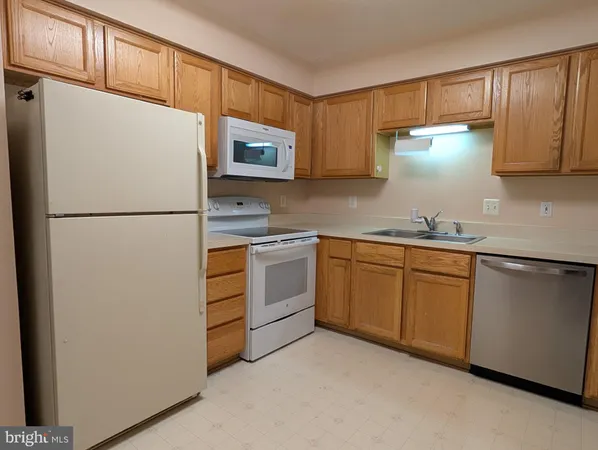 $3,100 | 6414 Lureta Ann Lane, Springfield, VA 22150