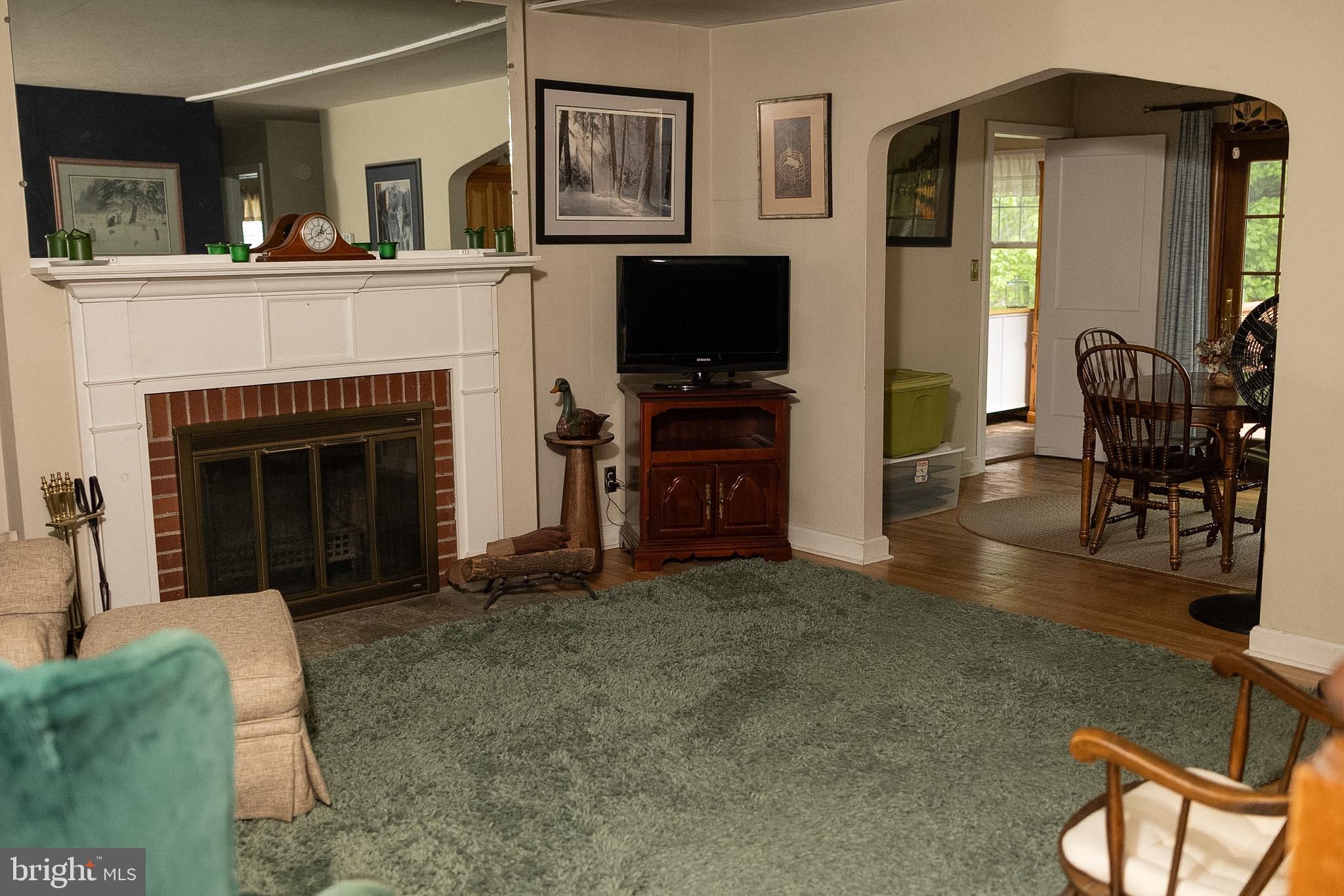 423 Sutherland Road Ewing, NJ 08618 - Photo 4 of 24