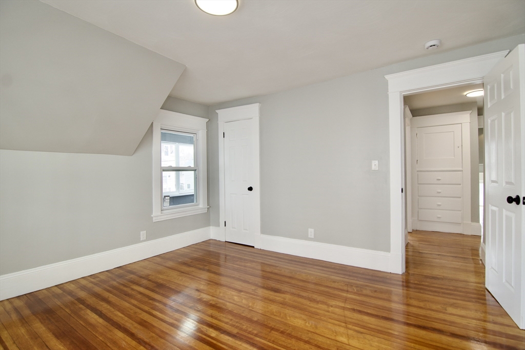 28 Bristol Street Springfield, MA 01109 - Photo 33 of 42