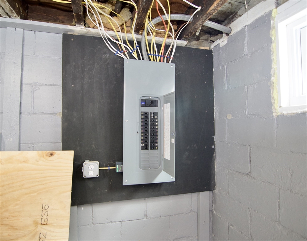 28 Bristol Street Springfield, MA 01109 - Photo 41 of 42