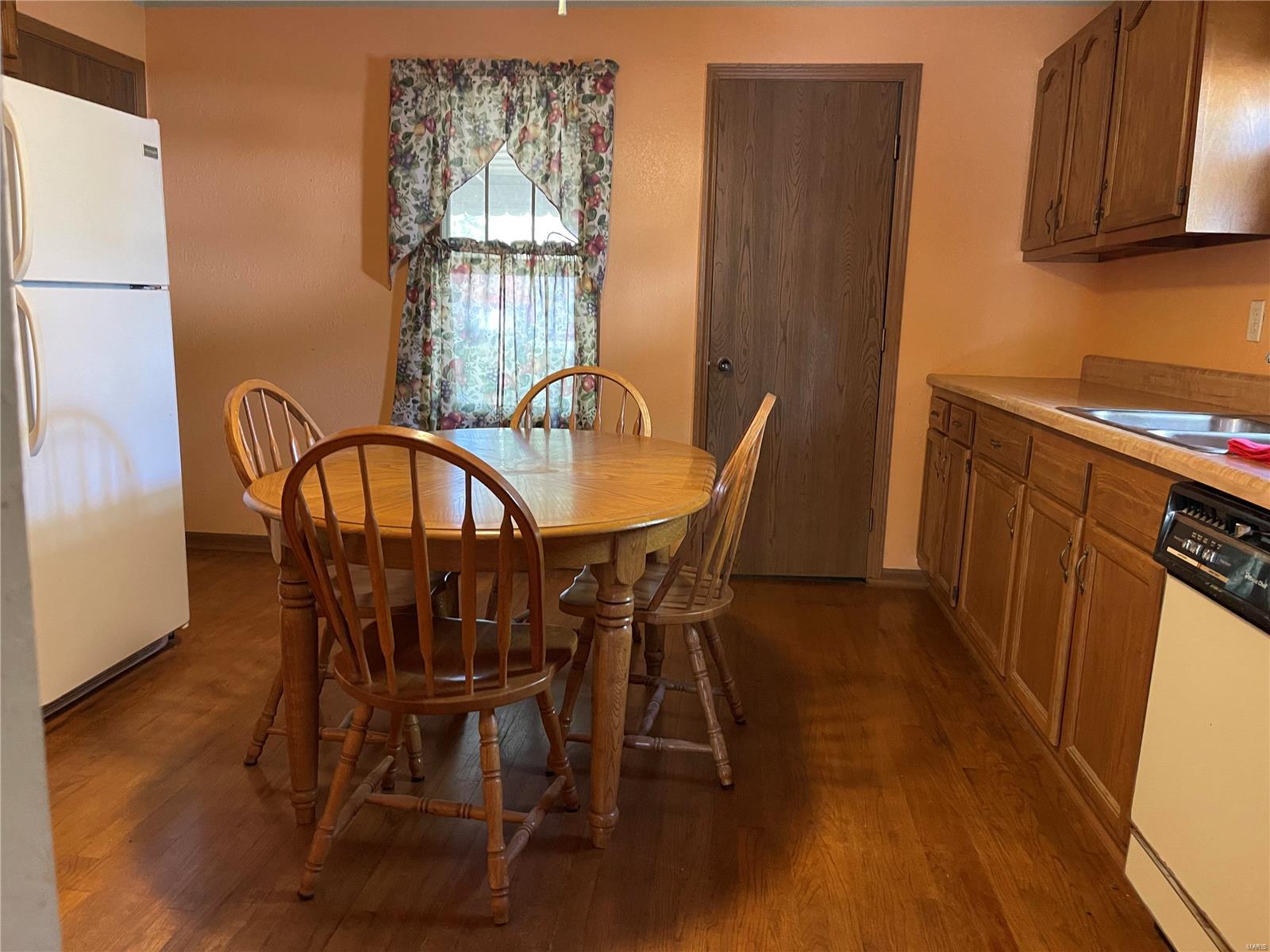 1320 Rixon Street Alton, IL 62002 - Photo 7 of 22 Gallery Image 7