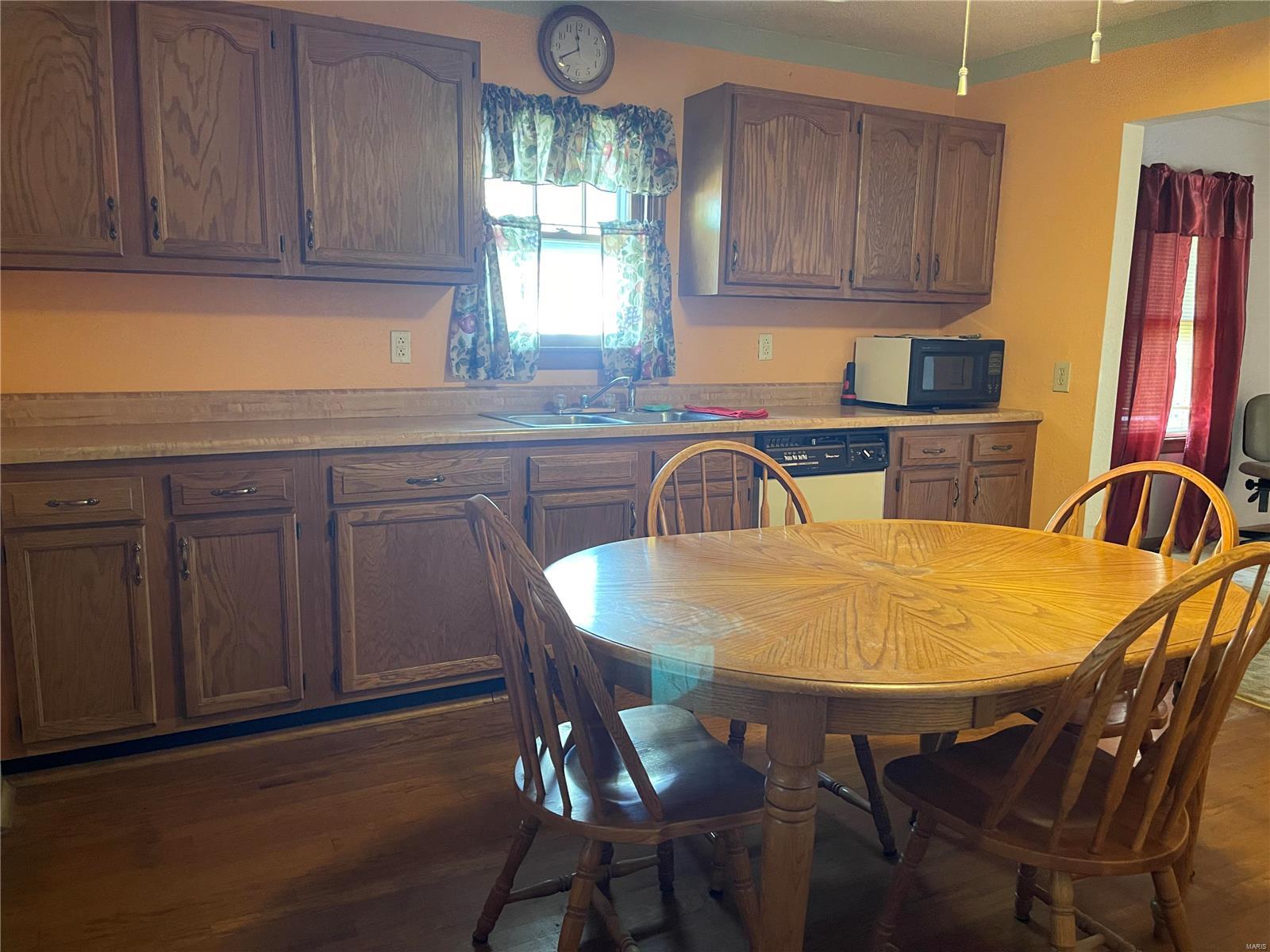 1320 Rixon Street Alton, IL 62002 - Photo 8 of 22 Gallery Image 8