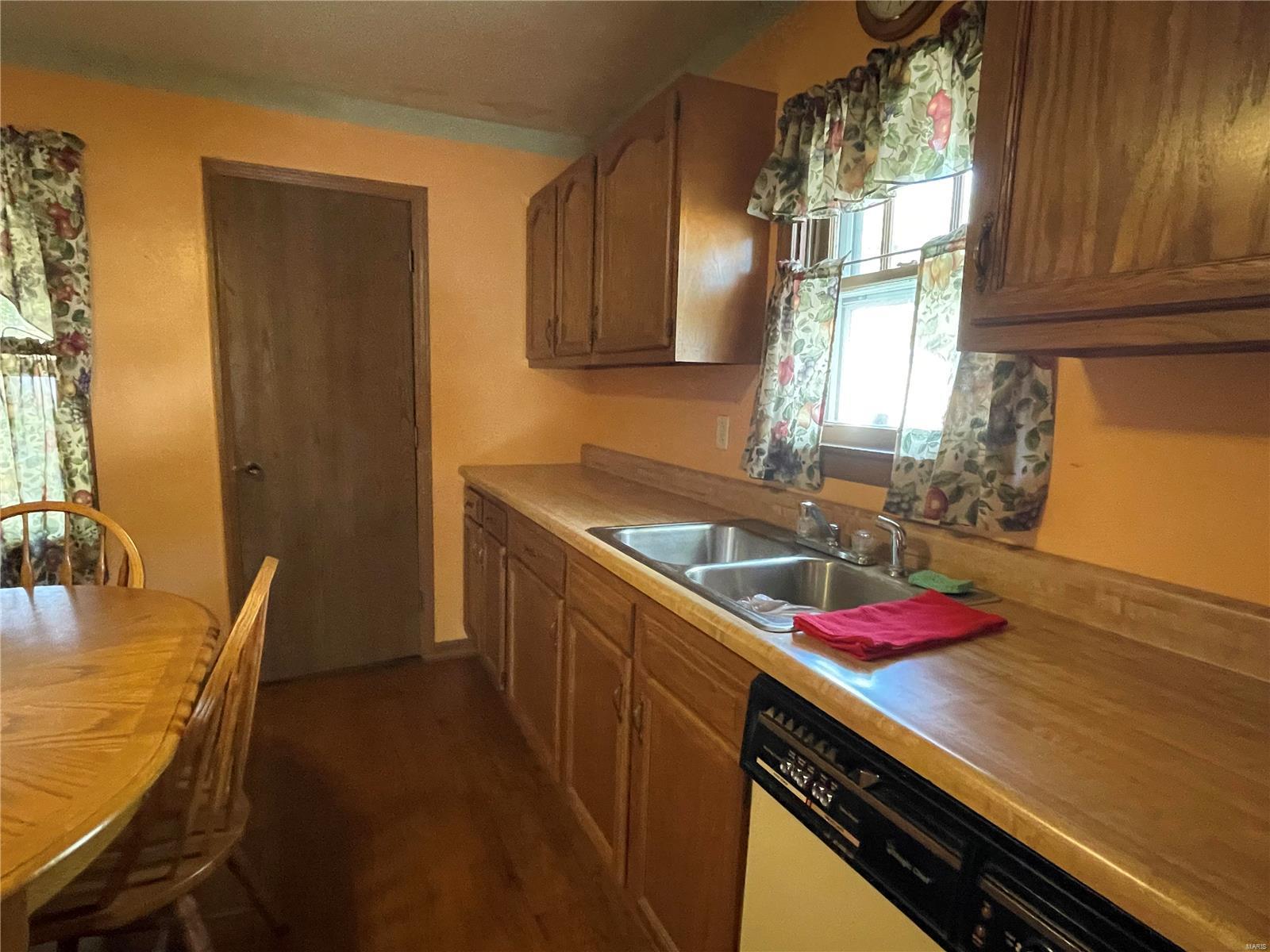 1320 Rixon Street Alton, IL 62002 - Photo 9 of 22 Gallery Image 9