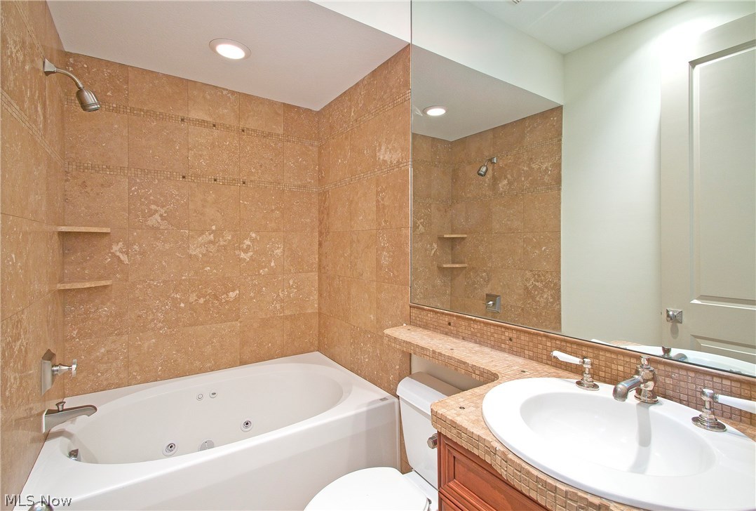 12482 Cedar Road, Unit 13 Cleveland, OH 44106 - Photo 19 of 24 Gallery Image 19