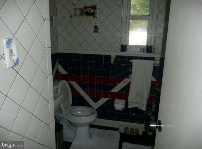 7411 Gary Street Springfield, VA 22150 - Photo 3 of 26 Bath (Master)
