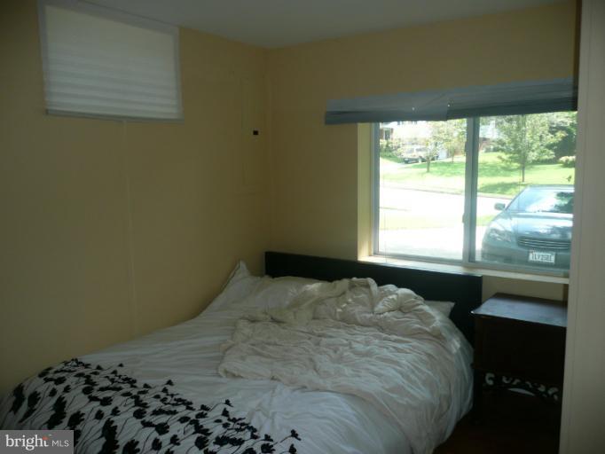 7411 Gary Street Springfield, VA 22150 - Photo 5 of 26 Bedroom